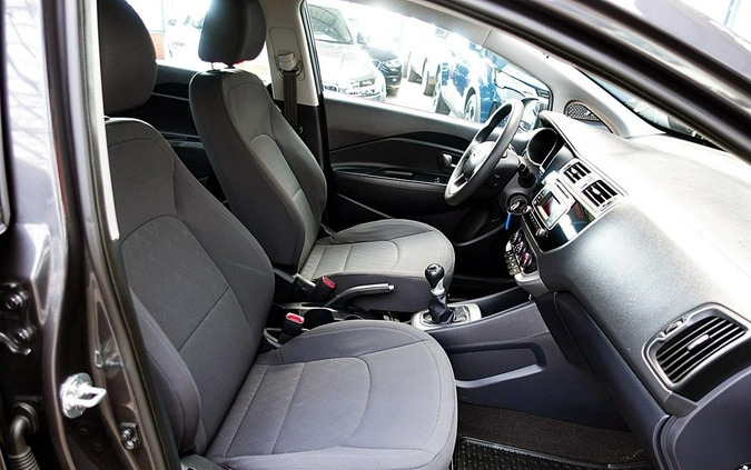 Kia Rio cena 48899 przebieg: 97000, rok produkcji 2018 z Złoczew małe 781